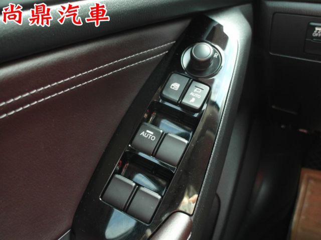 里程保證 實車實價 原鈑件 免KEY 盲點 胎壓 魚眼頭燈 前後行車紀錄器 雙恆溫 定速 倒車影像 可參考貸款 歡迎賞車  第11張相片