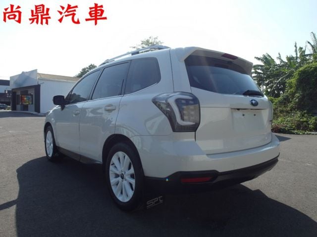 i-P版 全車原鈑件 里程僅跑9萬 免鑰匙 電尾門 盲點 定速 右側顯影 倒車影像 換檔撥片 主動轉向頭燈  第2張相片