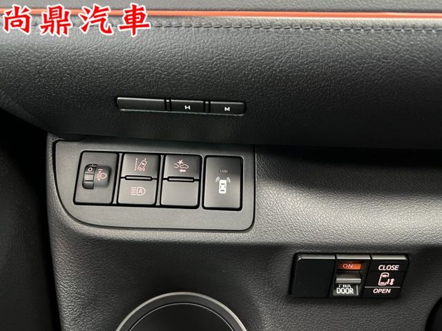 五人座 1.8豪華+版 全車原鈑件 電動滑門 盲點偵測 定速 免鑰匙 藍芽 後座收折大空間 歡迎來店賞車  第13張相片