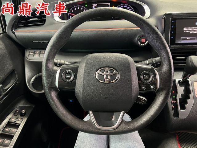 五人座 1.8豪華+版 全車原鈑件 電動滑門 盲點偵測 定速 免鑰匙 藍芽 後座收折大空間 歡迎來店賞車  第15張相片
