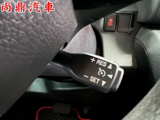 五人座 1.8豪華+版 全車原鈑件 電動滑門 盲點偵測 定速 免鑰匙 藍芽 後座收折大空間 歡迎來店賞車  第16張相片