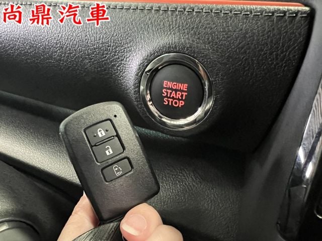 五人座 1.8豪華+版 全車原鈑件 電動滑門 盲點偵測 定速 免鑰匙 藍芽 後座收折大空間 歡迎來店賞車  第17張相片