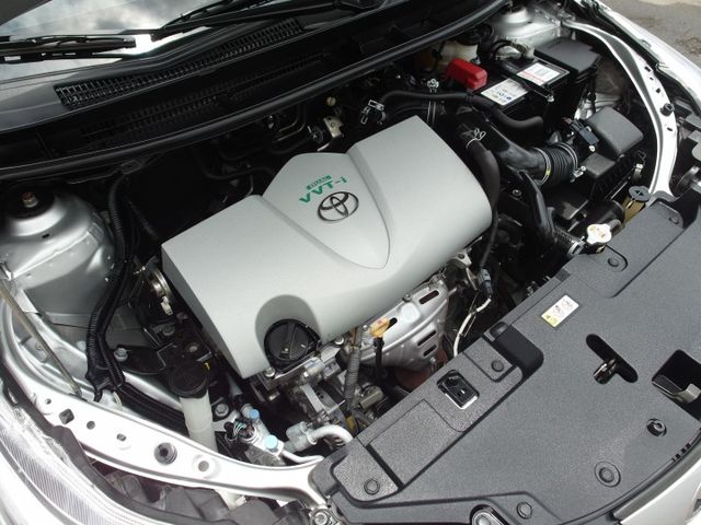 2019型《S版》原漆原鈑件 免鑰匙 定速 9安氣囊 倒車影像 導航 藍芽 後座充電孔 可貸款 歡迎賞車  第9張相片