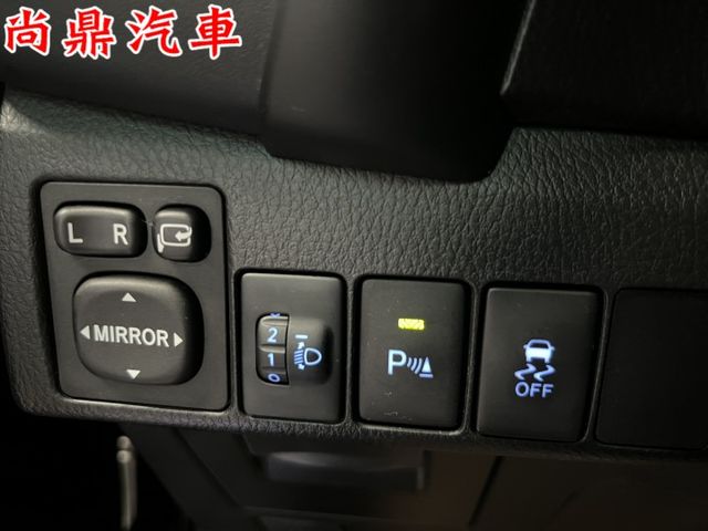 小改款 2017型 全車原鈑件 豪華款 六安 已加裝安卓機 免鑰匙 定速 倒車影像 恆溫 前後行車紀錄 可全額貸款  第9張相片