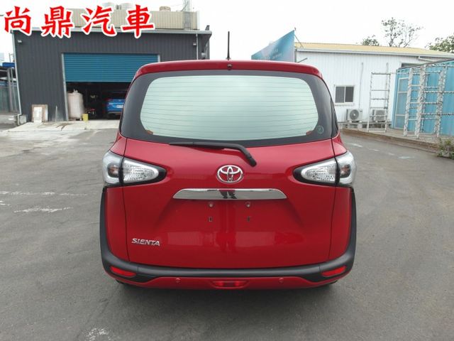 7人座 1.8L 豪華+版  電動側滑門 定速 免鑰匙 摸門 導航 倒車顯影 前後車距 胎壓 第三排座椅  第3張相片