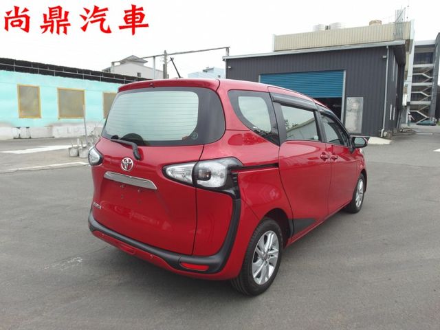 7人座 1.8L 豪華+版  電動側滑門 定速 免鑰匙 摸門 導航 倒車顯影 前後車距 胎壓 第三排座椅  第5張相片