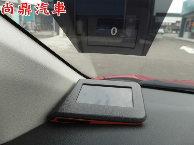 7人座 1.8L 豪華+版  電動側滑門 定速 免鑰匙 摸門 導航 倒車顯影 前後車距 胎壓 第三排座椅  第13張相片