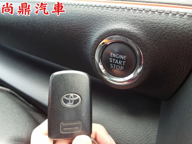 7人座 1.8L 豪華+版  電動側滑門 定速 免鑰匙 摸門 導航 倒車顯影 前後車距 胎壓 第三排座椅  第18張相片