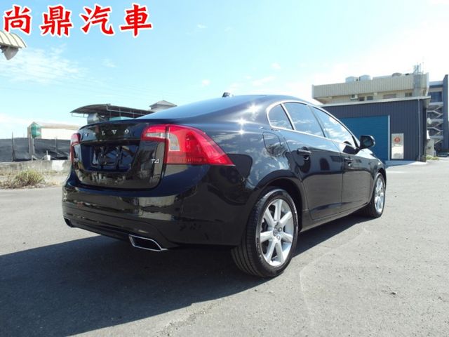 2017型 行動坦克 10安全氣囊 全車原鈑件 定速 盲點偵測 換檔撥片 前後車距 倒車影像 導航 電動記憶座椅  第5張相片