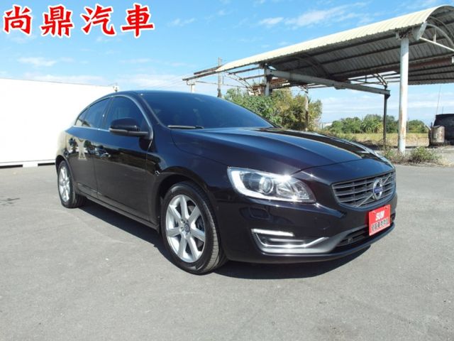 2017型 行動坦克 10安全氣囊 全車原鈑件 定速 盲點偵測 換檔撥片 前後車距 倒車影像 導航 電動記憶座椅  第6張相片