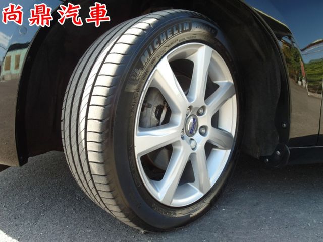 2017型 行動坦克 10安全氣囊 全車原鈑件 定速 盲點偵測 換檔撥片 前後車距 倒車影像 導航 電動記憶座椅  第10張相片