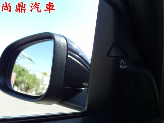 2017型 行動坦克 10安全氣囊 全車原鈑件 定速 盲點偵測 換檔撥片 前後車距 倒車影像 導航 電動記憶座椅  第11張相片