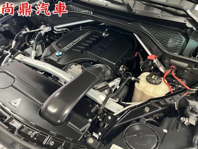 xDrive35i 渦輪 四輪驅動 原鈑件 天窗 電尾門 定速 盲點 倒車影像 換檔撥片 駕駛模式 藍芽 導航 記憶椅  第8張相片