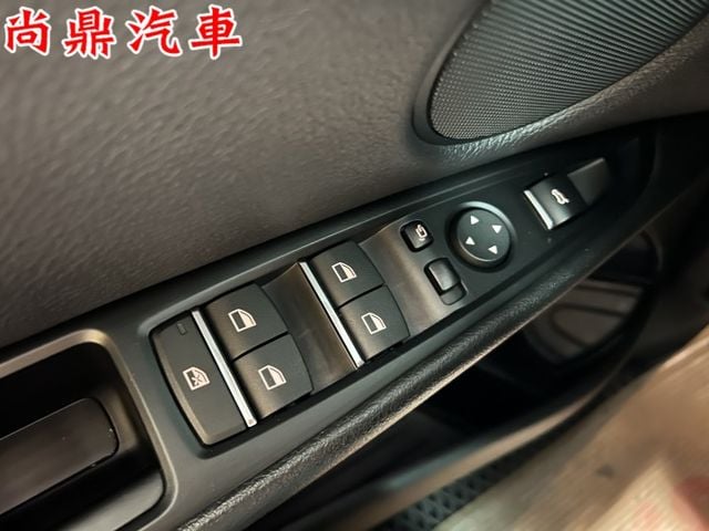 xDrive35i 渦輪 四輪驅動 原鈑件 天窗 電尾門 定速 盲點 倒車影像 換檔撥片 駕駛模式 藍芽 導航 記憶椅  第11張相片