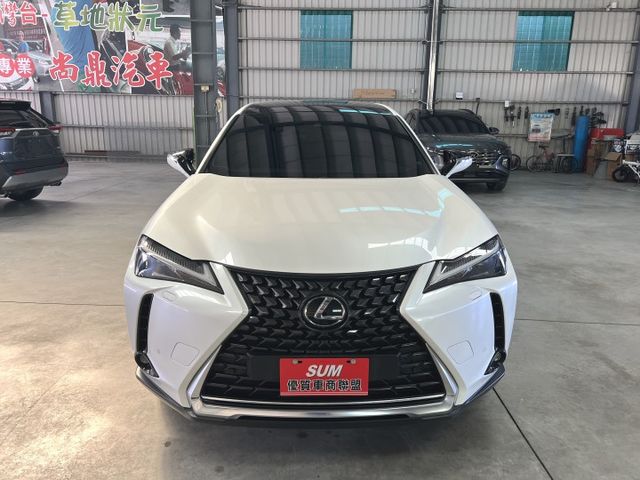 UX200 菁英PLUS版 原鈑件 免鑰匙 ACC跟車 車道維持 盲點 倒車影像 CARPLAY 雙前電動座椅 駕駛模式  第6張相片