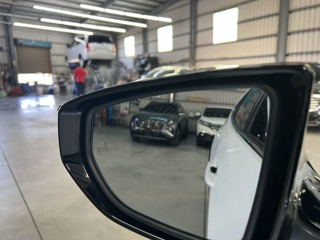 UX200 菁英PLUS版 原鈑件 免鑰匙 ACC跟車 車道維持 盲點 倒車影像 CARPLAY 雙前電動座椅 駕駛模式  第7張相片