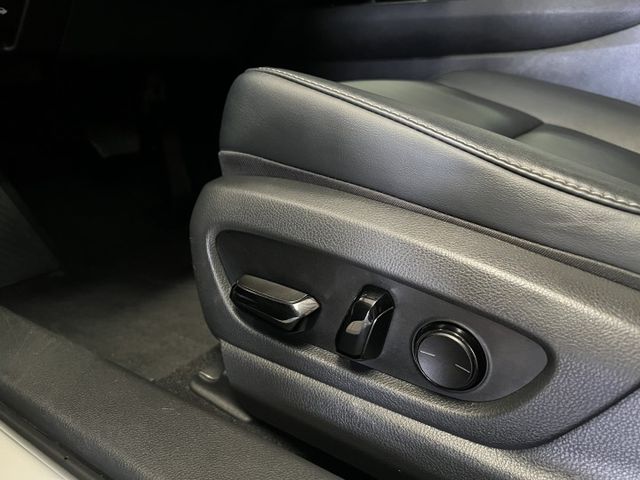 UX200 菁英PLUS版 原鈑件 免鑰匙 ACC跟車 車道維持 盲點 倒車影像 CARPLAY 雙前電動座椅 駕駛模式  第8張相片
