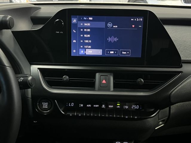 UX200 菁英PLUS版 原鈑件 免鑰匙 ACC跟車 車道維持 盲點 倒車影像 CARPLAY 雙前電動座椅 駕駛模式  第13張相片