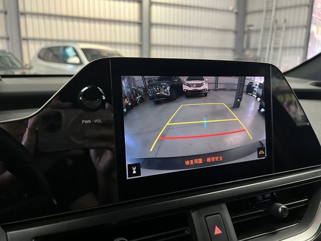 UX200 菁英PLUS版 原鈑件 免鑰匙 ACC跟車 車道維持 盲點 倒車影像 CARPLAY 雙前電動座椅 駕駛模式  第14張相片