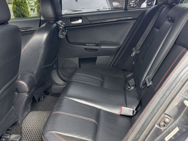 Mitsubishi Lancer  第6張相片