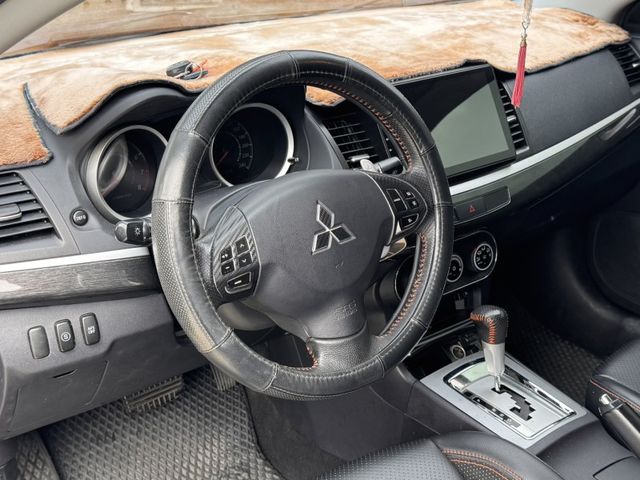 Mitsubishi Lancer  第7張相片