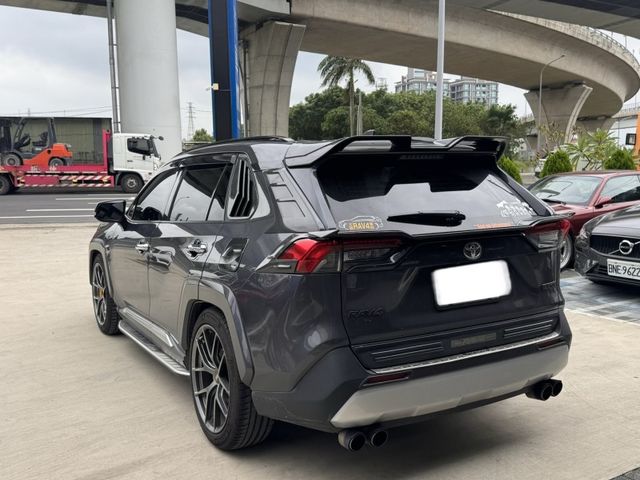Toyota RAV4  第5張相片