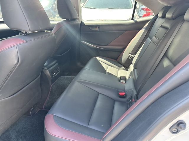 Lexus IS  第9張相片