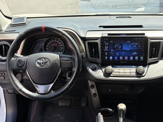 Toyota RAV4  第7張相片