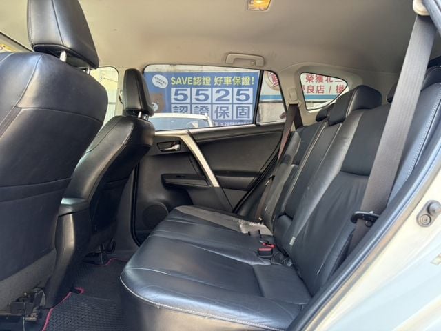 Toyota RAV4  第8張相片