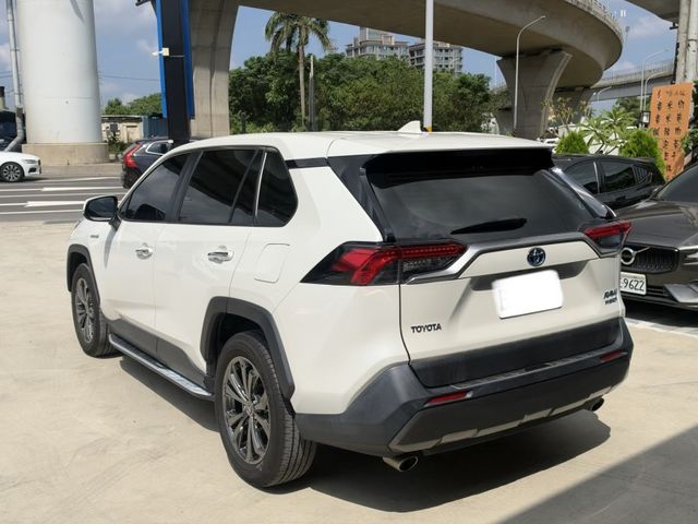 2022 RAV4油電 白  第5張相片