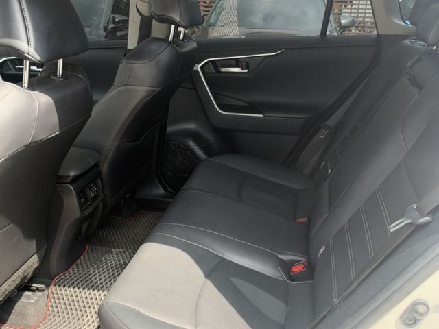2022 RAV4油電 白  第7張相片
