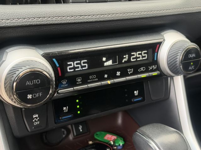 2022 RAV4油電 白  第9張相片