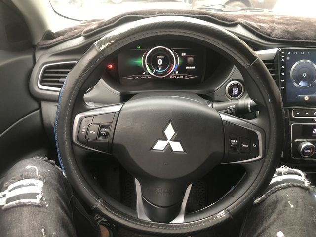 MITSUBISHI三菱 LANCER  第9張相片
