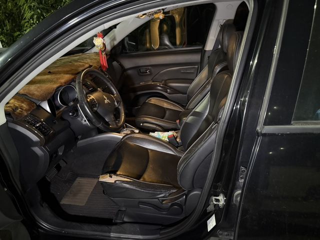 MITSUBISHI三菱 OUTLANDER  第5張相片
