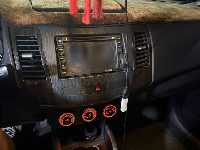 MITSUBISHI三菱 OUTLANDER  第9張相片