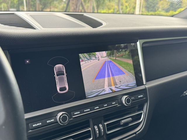 PORSCHE保時捷 MACAN  第5張相片