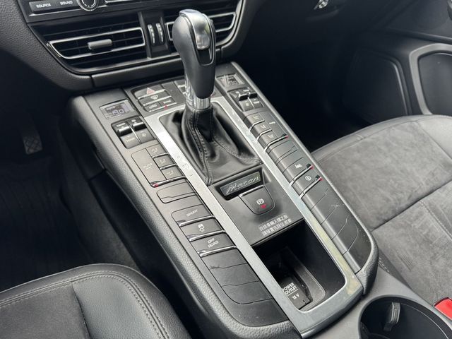 PORSCHE保時捷 MACAN  第7張相片