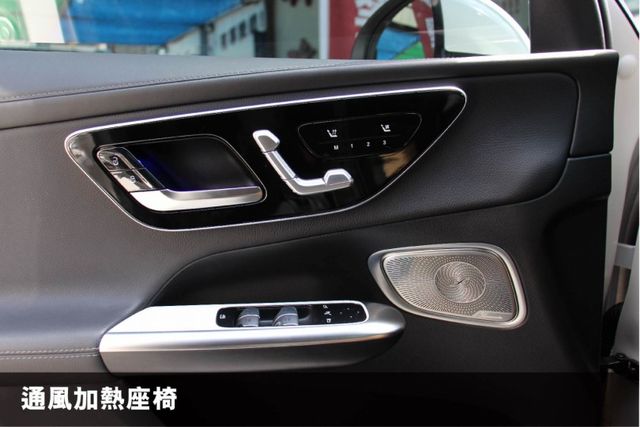 ⭕正2024年⭕超高CP值✅AMG✅P20✅20吋鋁圈✅多光束魚眼✅側踏板✅通風座椅✅抬顯✅360環景⭕未領牌享新利率  第11張相片