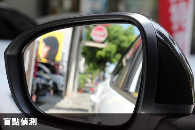 ⭕最高階⭕狂享版⭕保證實車實價⭕稀有小休旅✅YAMAHA高階音✅足踢式電動尾門✅駕駛模式切換✅倒車雷達✅盲區偵測⭕可全貸  第11張相片