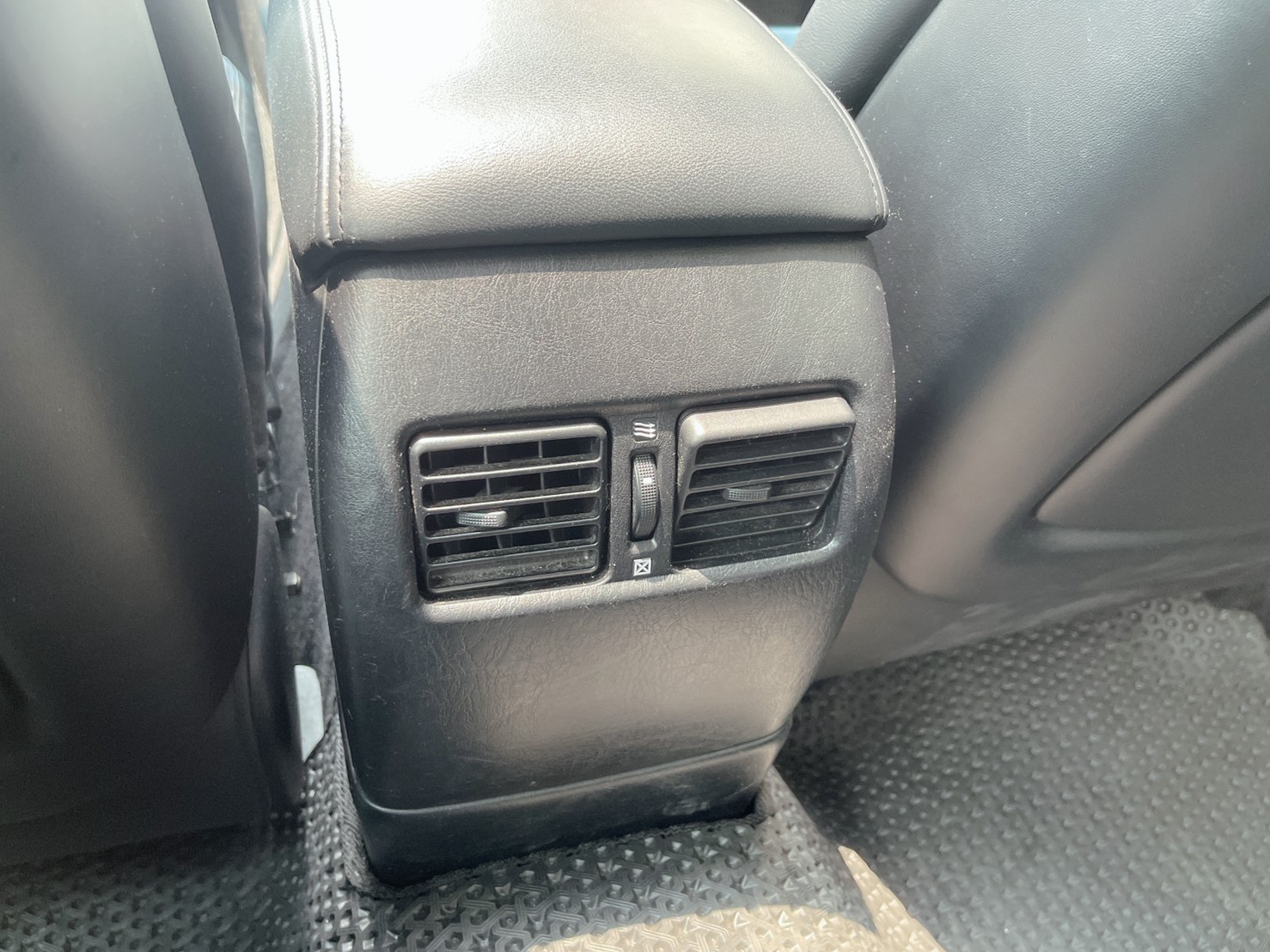 售：LEXUS  ES330 原漆原版 車美況優 直接看車現場談最準 歡迎來電！  第9張相片