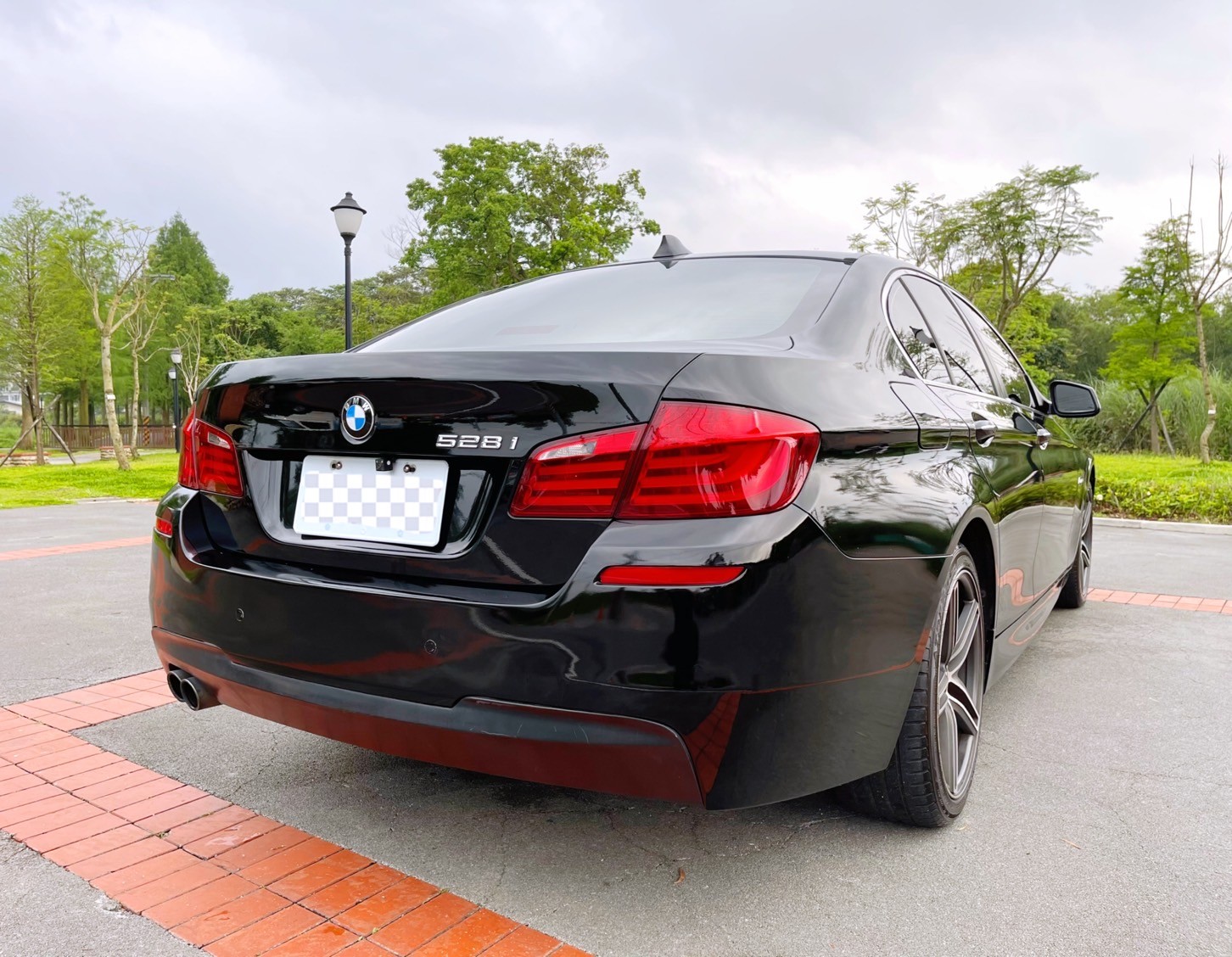 ：BMW F10 528 同級車最高妥善率 新車價320現在只要1.1折即刻擁有 只要滿18歲 信用不良 小白皆可辦理 約付4999起！歡迎來店 比車況 比優惠 比價值 肯定讓您暫便宜！  第3張相片