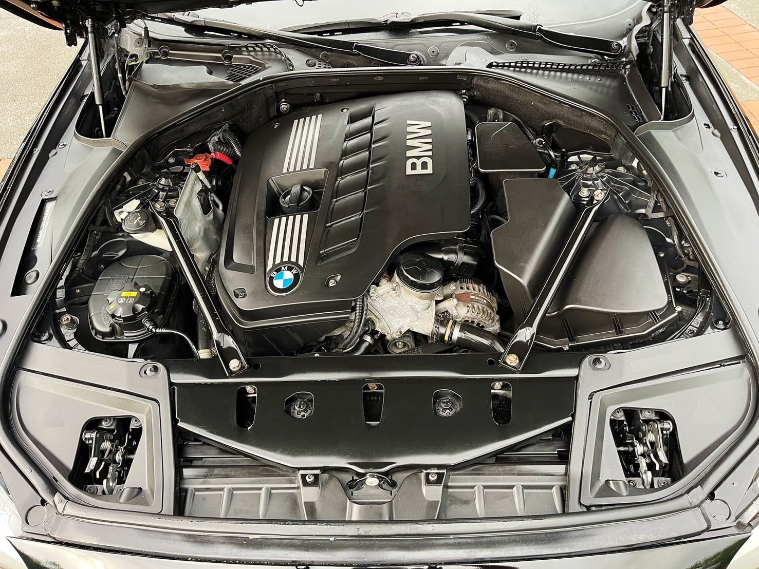 ：BMW F10 528 同級車最高妥善率 新車價320現在只要1.1折即刻擁有 只要滿18歲 信用不良 小白皆可辦理 約付4999起！歡迎來店 比車況 比優惠 比價值 肯定讓您暫便宜！  第7張相片