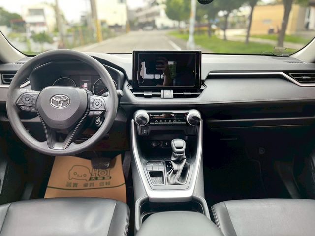TOYOTA豐田 RAV4  第7張相片
