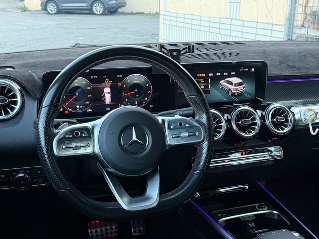 M-BENZ賓士 GLB200  第4張相片
