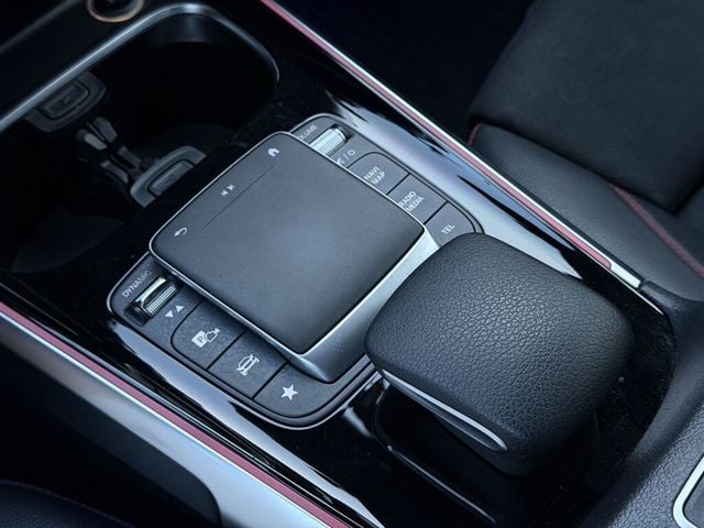 M-BENZ賓士 GLB200  第8張相片