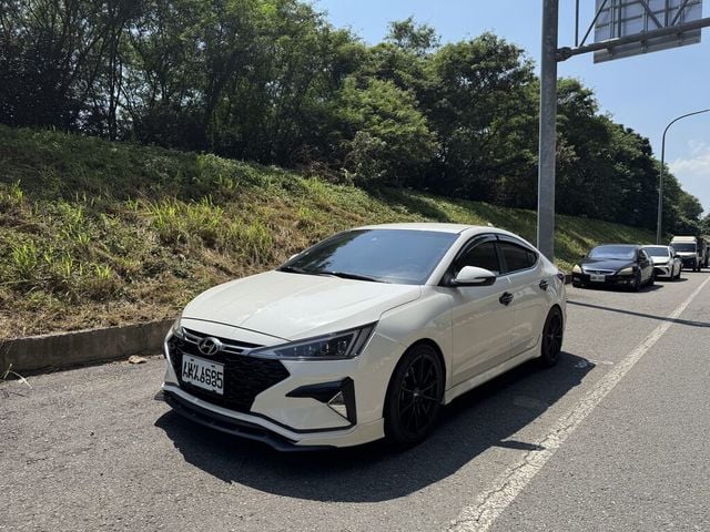 HYUNDAI現代 ELANTRA  第14張相片