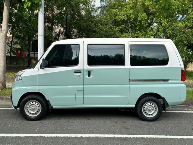 低里程僅跑2萬/5人座/液晶儀表/抬顯/定速/藍芽音樂/大電池原廠保固中  第4張相片