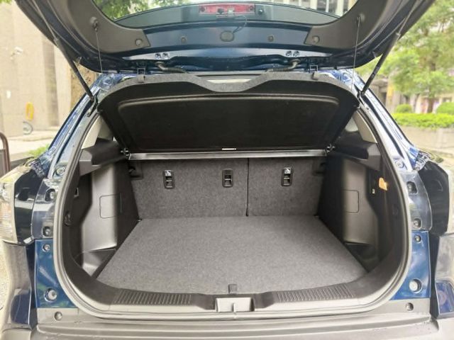 2022年SUZUKI 1.4 SX4 ALL GRIP 僅跑4萬公里  / 全景天窗 / 跟車  第15張相片