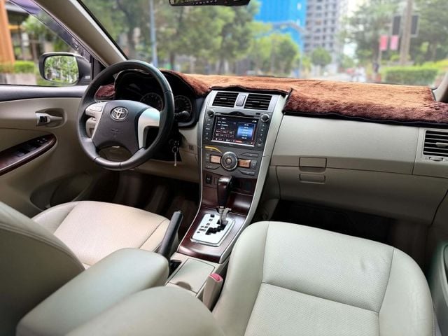 2011年TOYOTA 1.8 ALTIS 僅跑11.7萬公里 / 原版件 / 恆溫 / 代步車  第11張相片