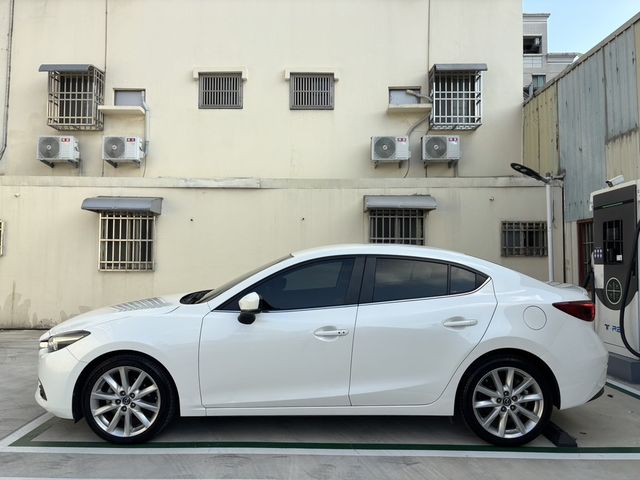 MAZDA馬自達 MAZDA 3  第2張相片